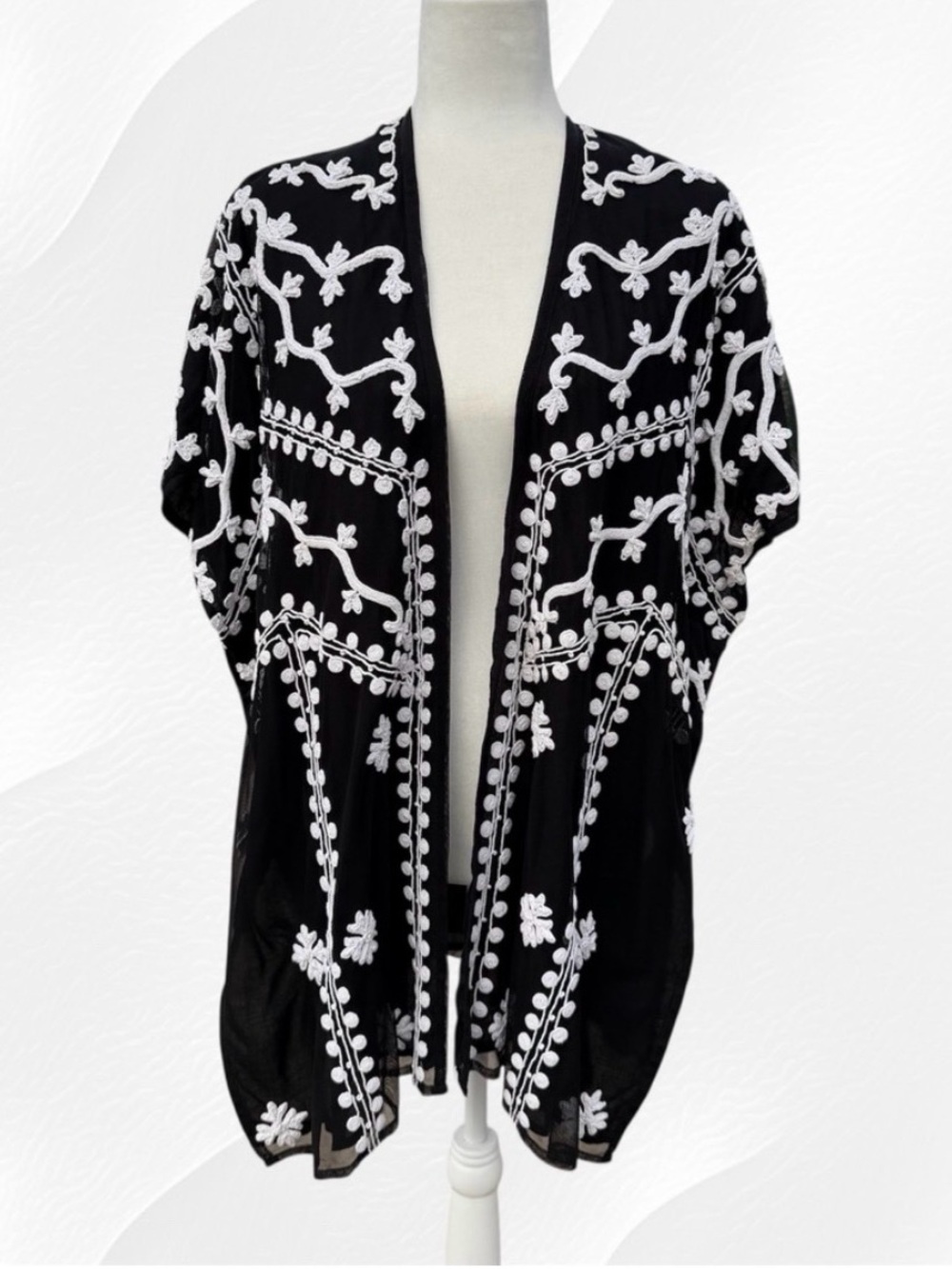 Chico’s Black and White Embroidered Mesh Overlay Open-Front Kimono, Women’s S/M
